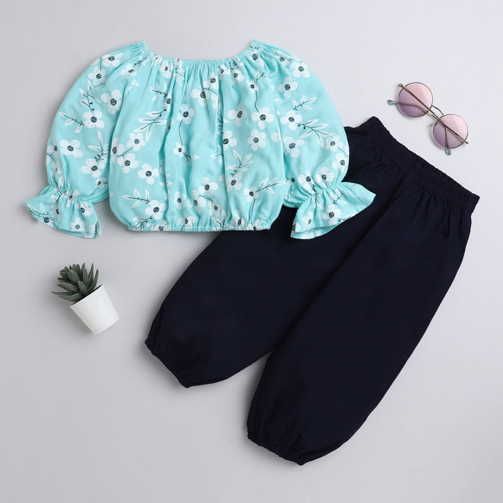 

features material 100 viscose fit type loose the actual product