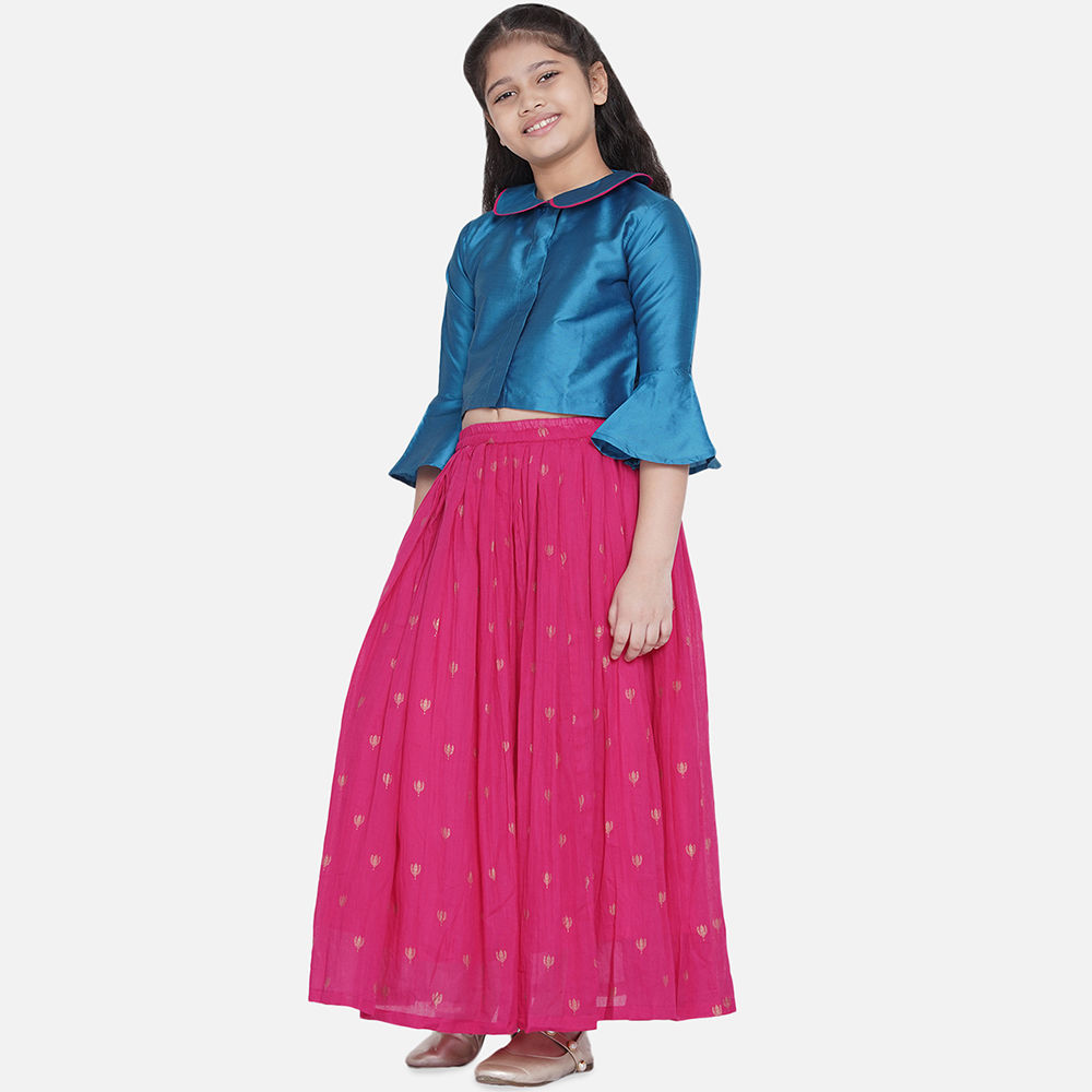 

features material 100 silk the actual product may differ slightly