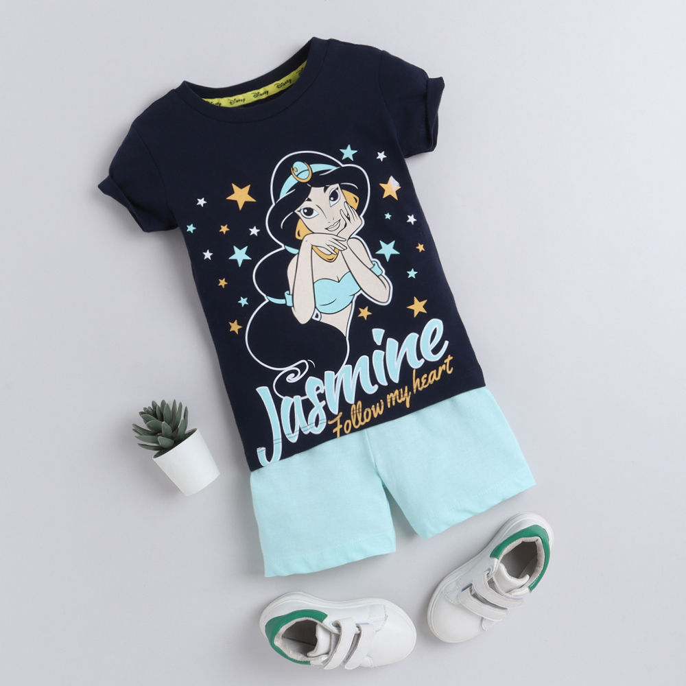 

features material 65 cotton 35 polyester the actual product may
