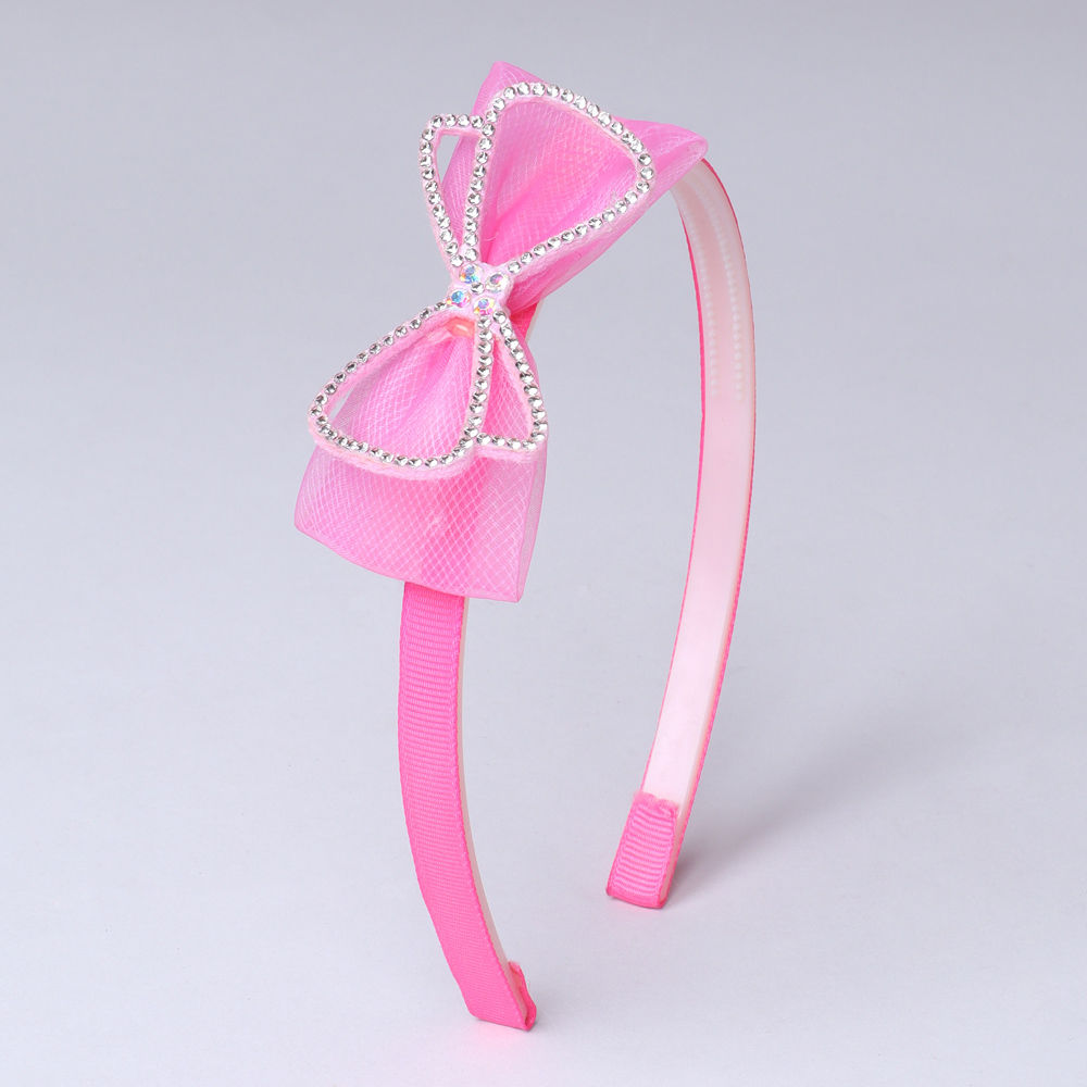 

dress your girl in this lovely accessories and make her