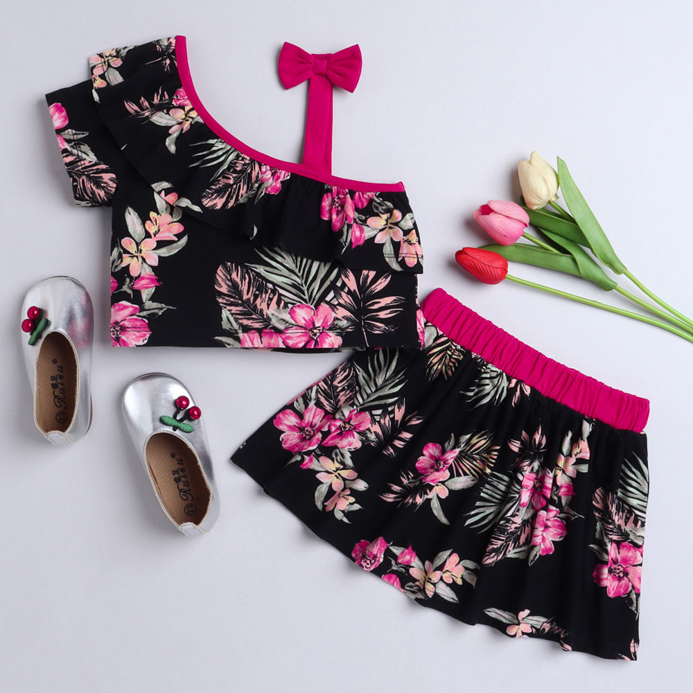 

features top material 100 polyester bottom material 100 polyester fit