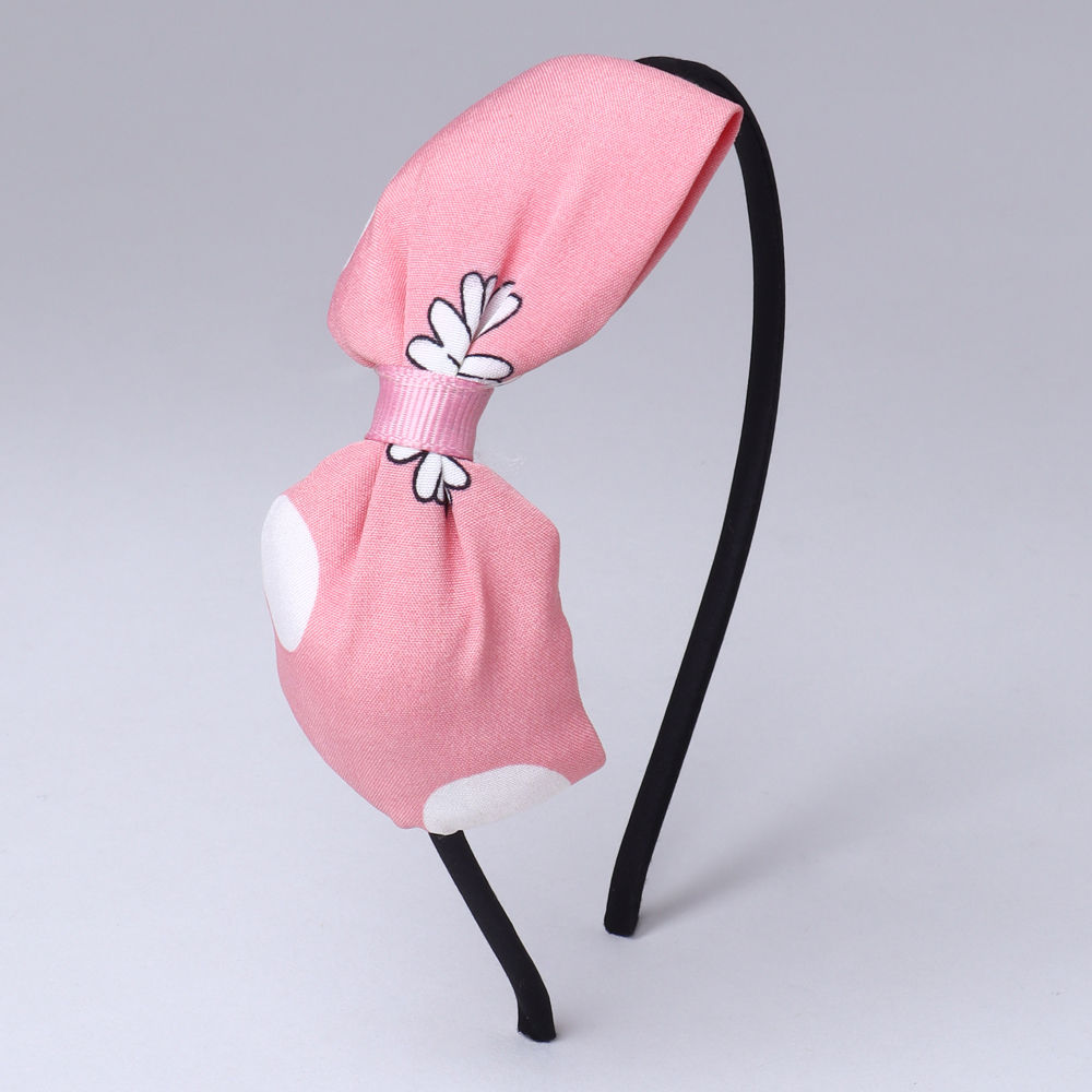 

dress your girl in this lovely accessories and make her
