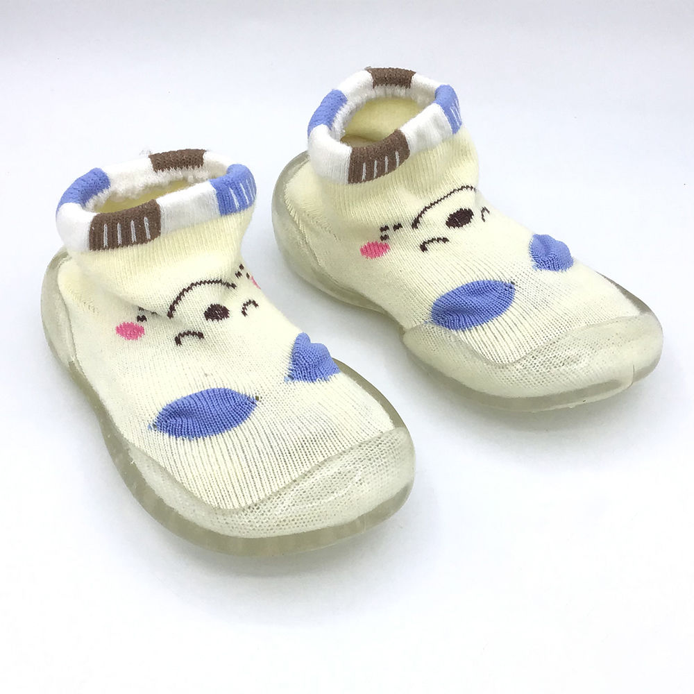 

features upper material 100 synthetic sole material 100 rubber the