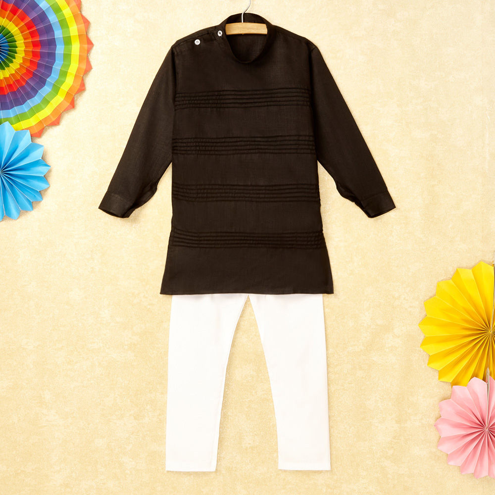 

features material cotton blend the actual product may differ slightly