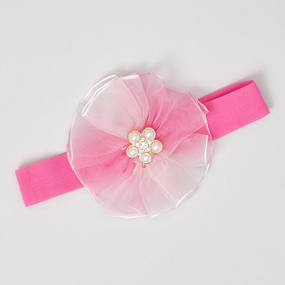 

these are simple yet fashionable beautiful hair accessories which are