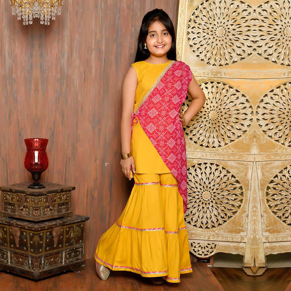 

features material 100 rayon viscose the actual product may differ