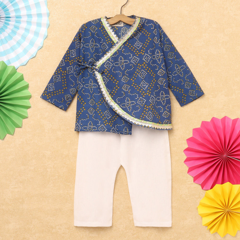 

features material silk blend the actual product may differ slightly
