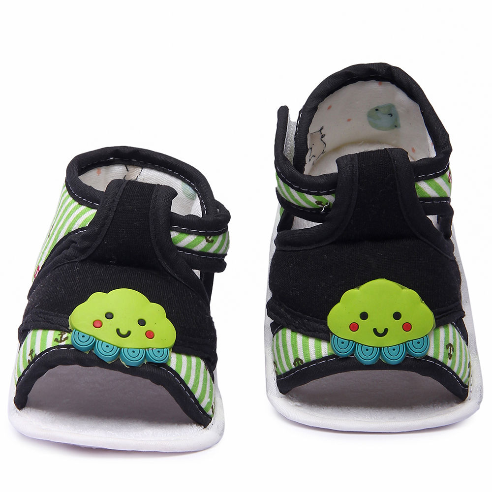 

features upper material cotton sole material padded insole material cotton