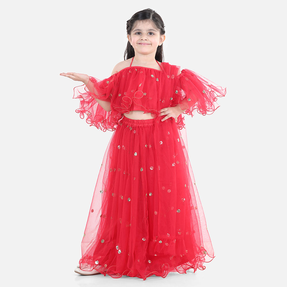 

features material 100 polyester the actual product may differ slightly