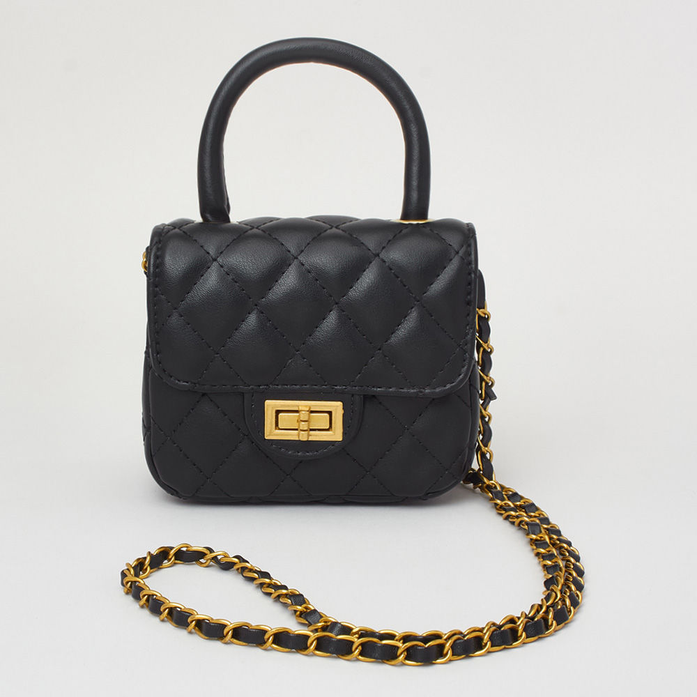 

soft quilted cossbosy bag with handle