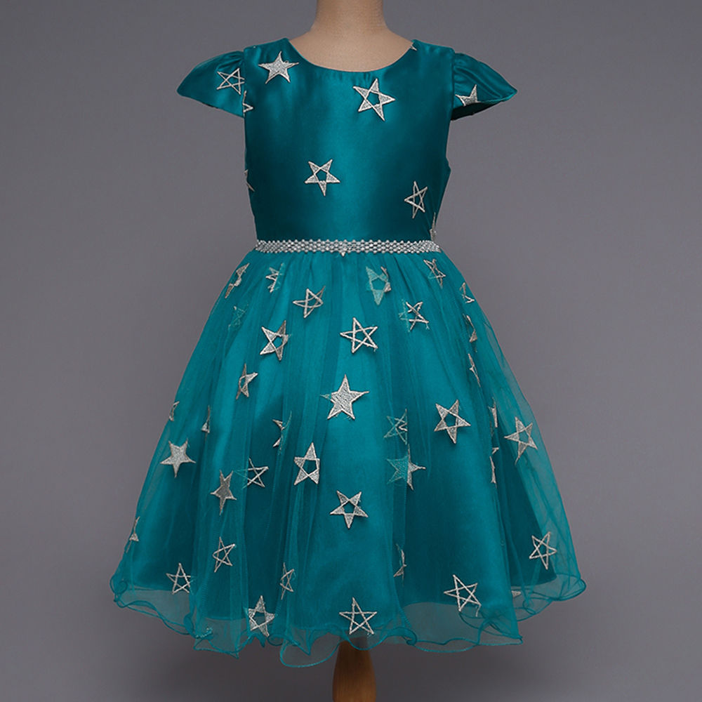 

features material 35 viscose and 65 polyester the actual product