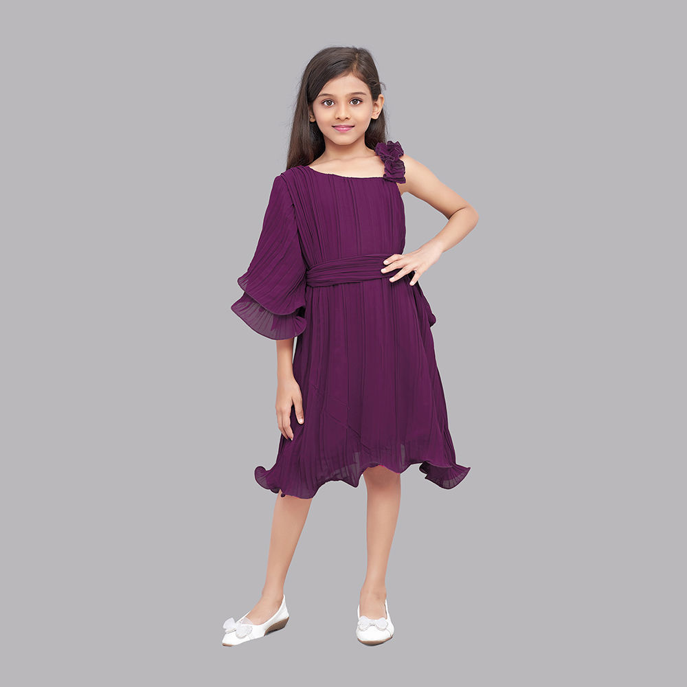 

features material 100 polyester fit type slim the actual product