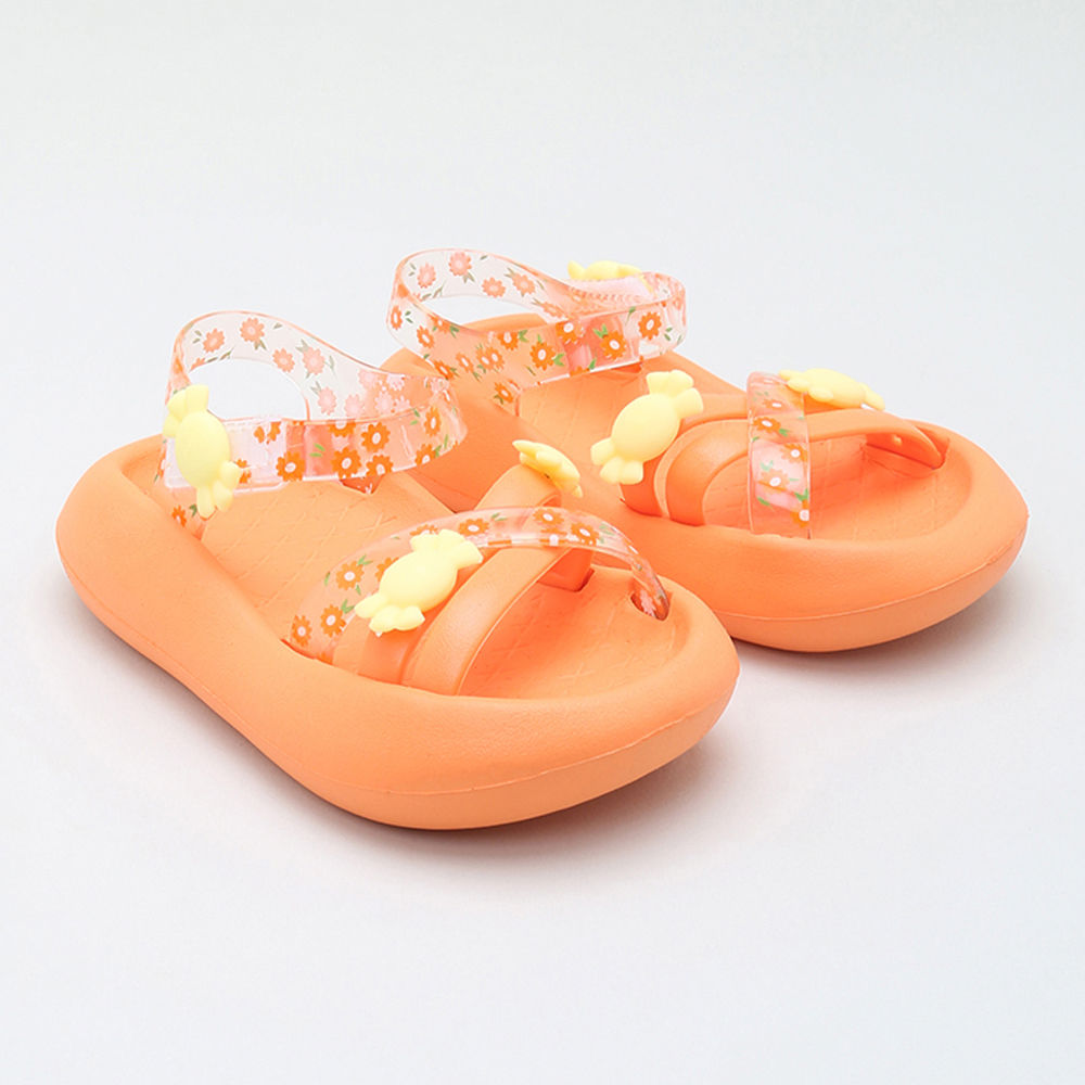 

features upper material 95 tpr 5 pvc sole material 95