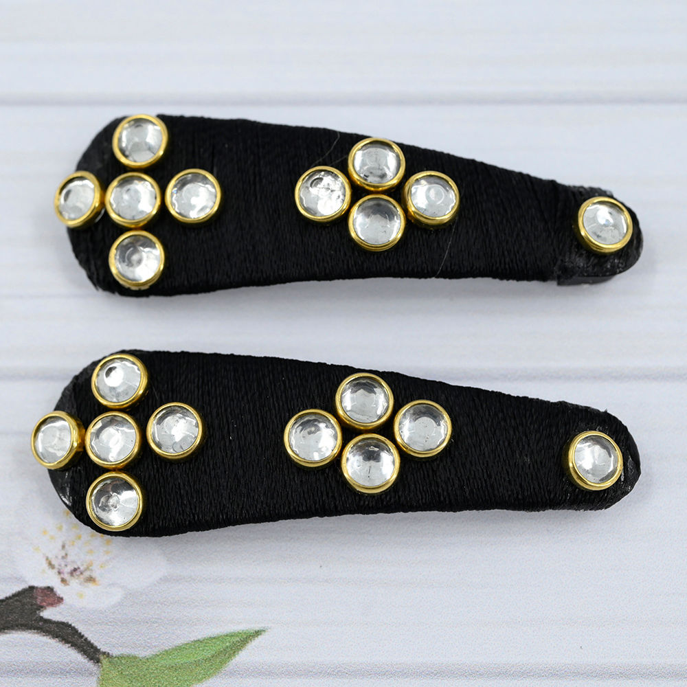 

beautiful hair accessories in a variety of colours and styles