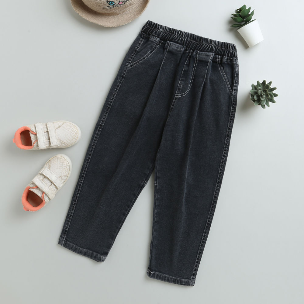 

features material 95 fabric and 5 polyester fit type regular