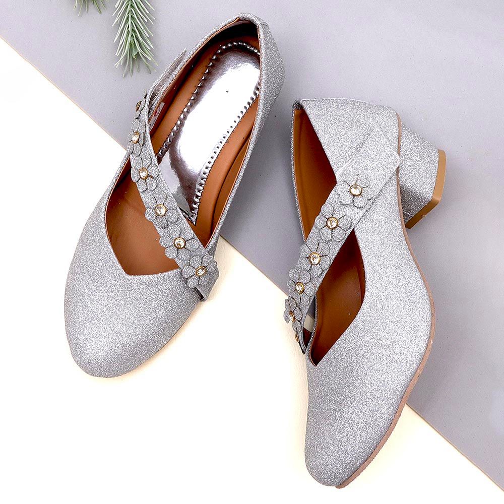 

features upper material synthetic pu sole material synthetic leather the