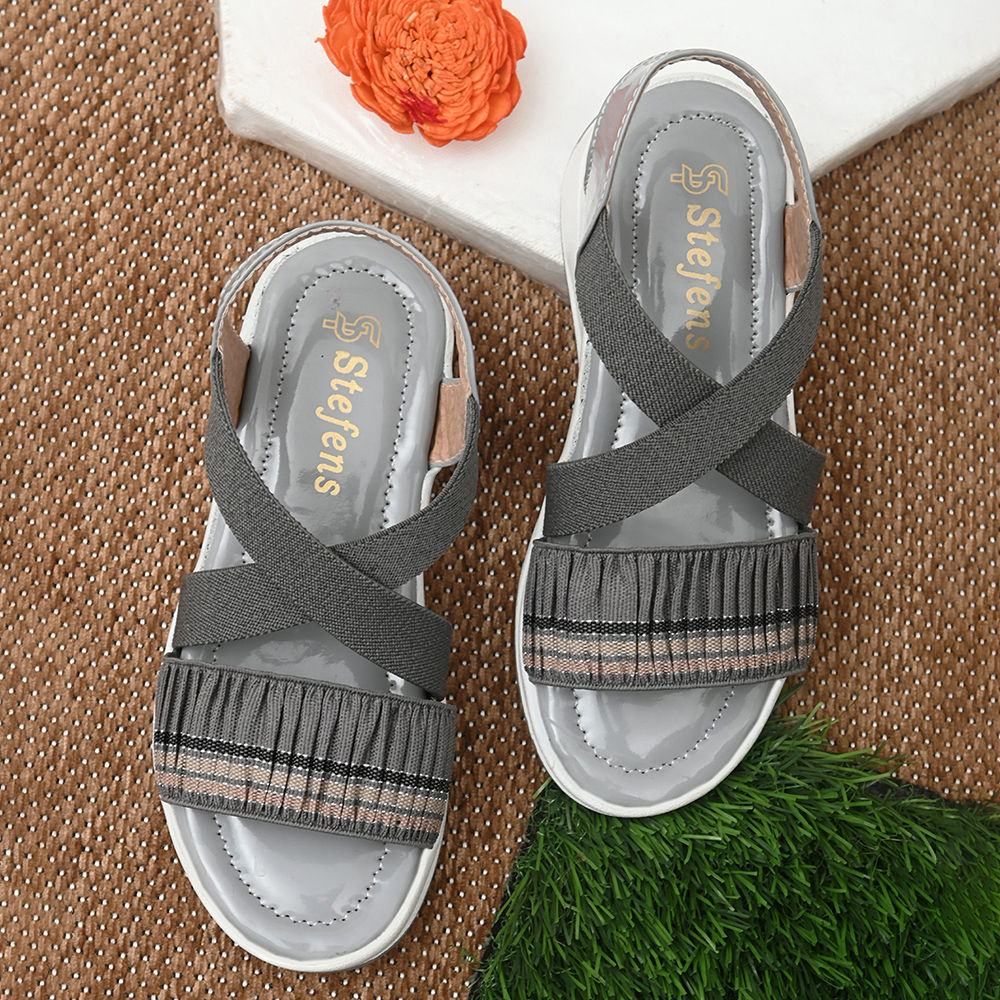

features upper material 100 pu sole material 100 airmix the