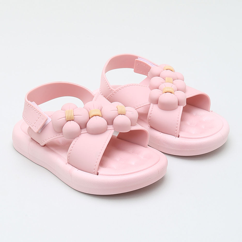

features upper material 95 pvc 5 plastic sole material 95