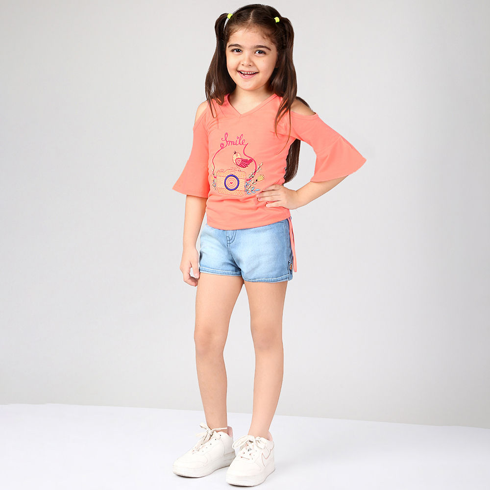 

features top material 50 cotton 50 polyester bottom material 100
