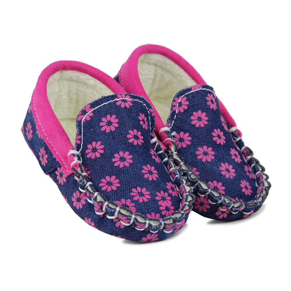 

features upper material 100 cotton sole material 100 synthetic leather
