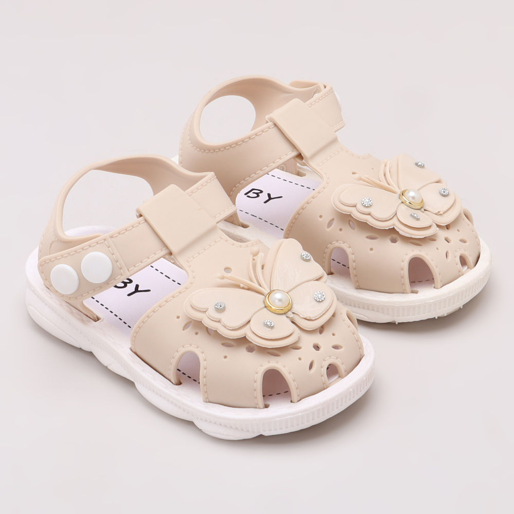 

features upper material 95 tpr 5 pvc sole material 95