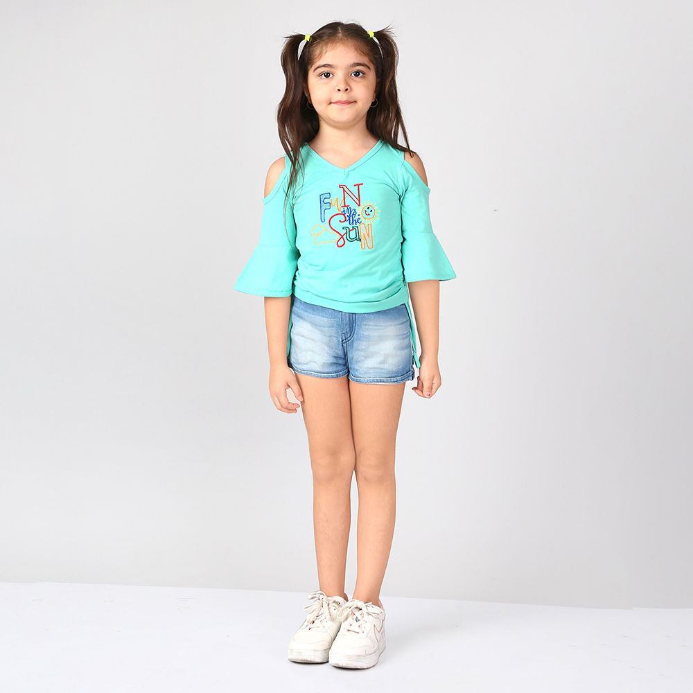

features top material 50 cotton 50 polyester bottom material 100