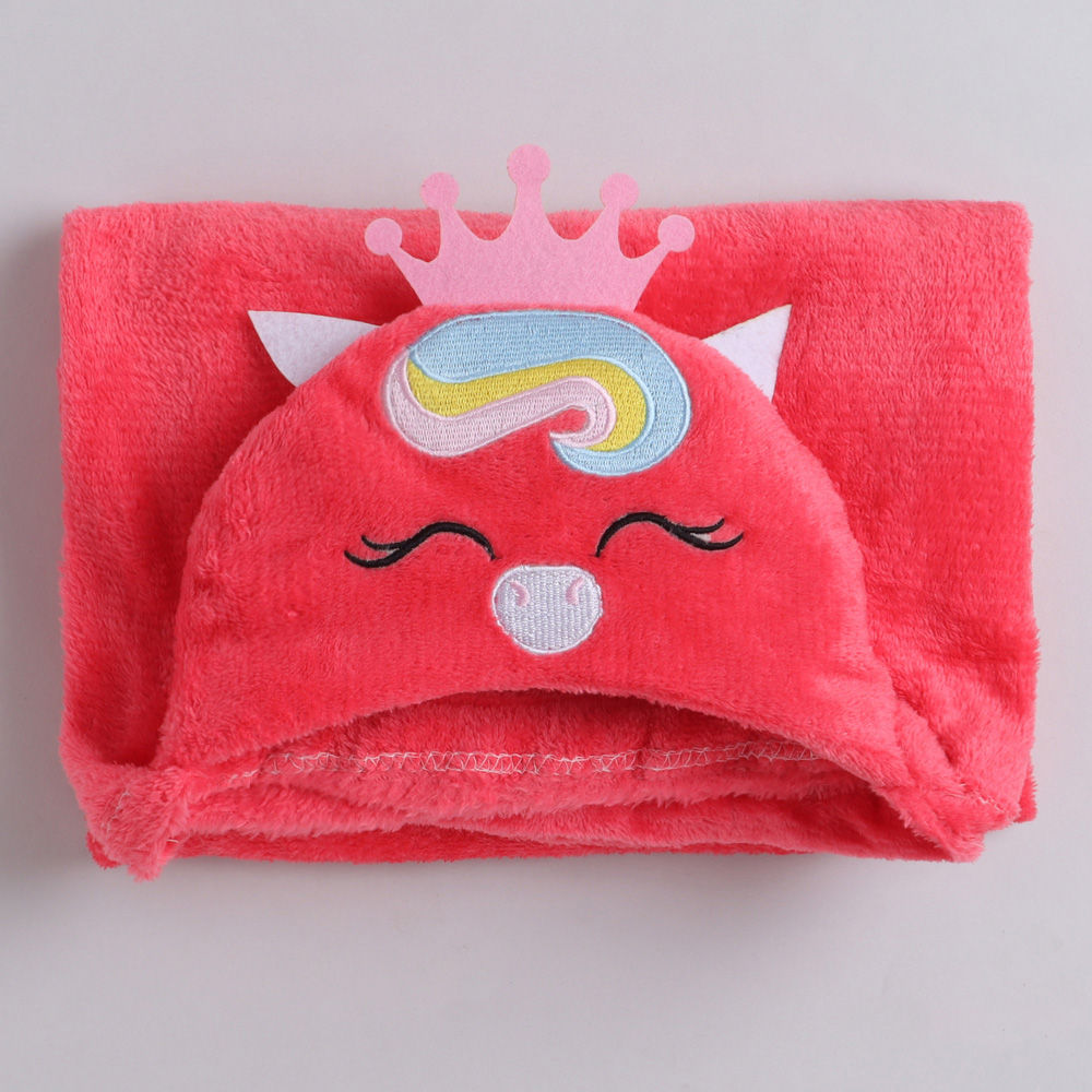 

features material 100 polyester the actual product may differ slightly