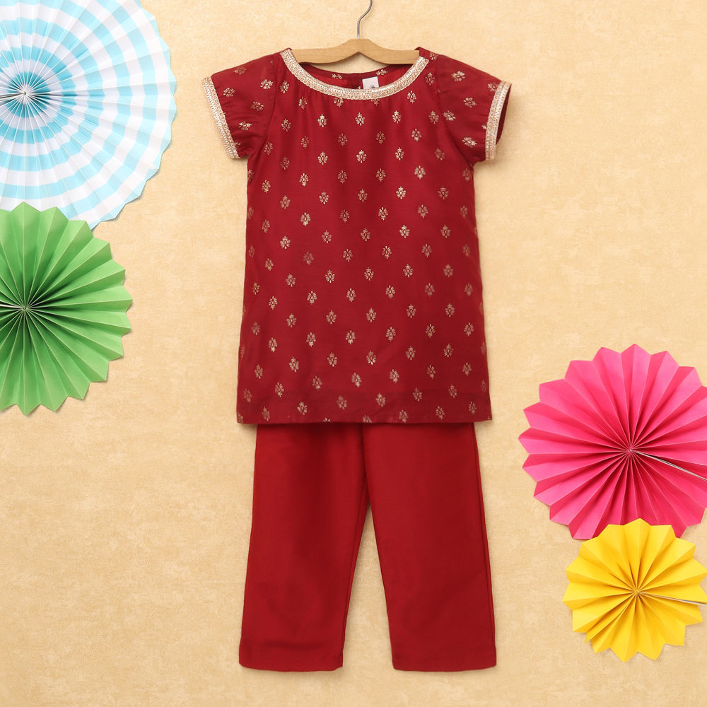 

features top material 100 polyester bottom material 100 polyester fit