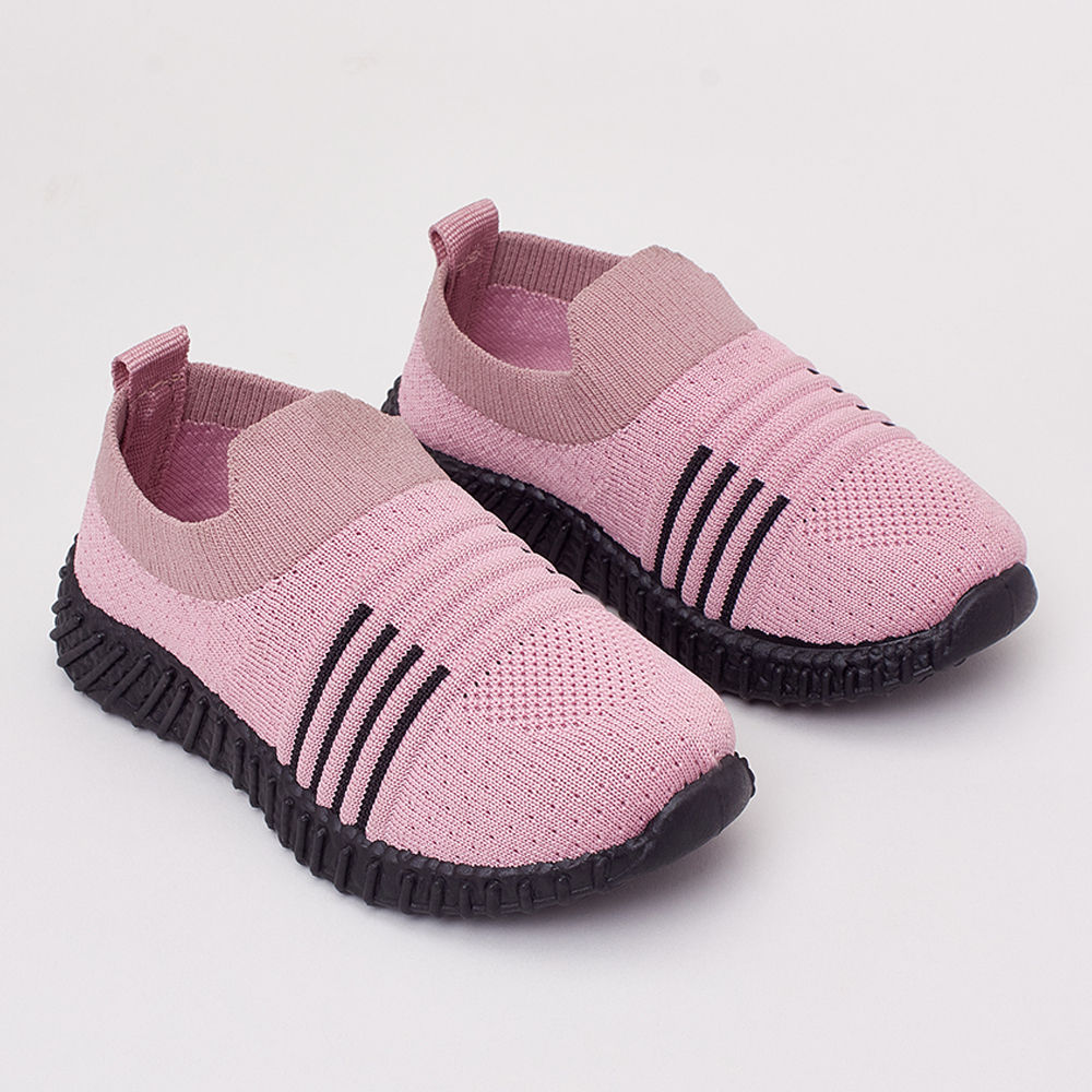 

features upper material flyknit recycled polyester memory foam sole material