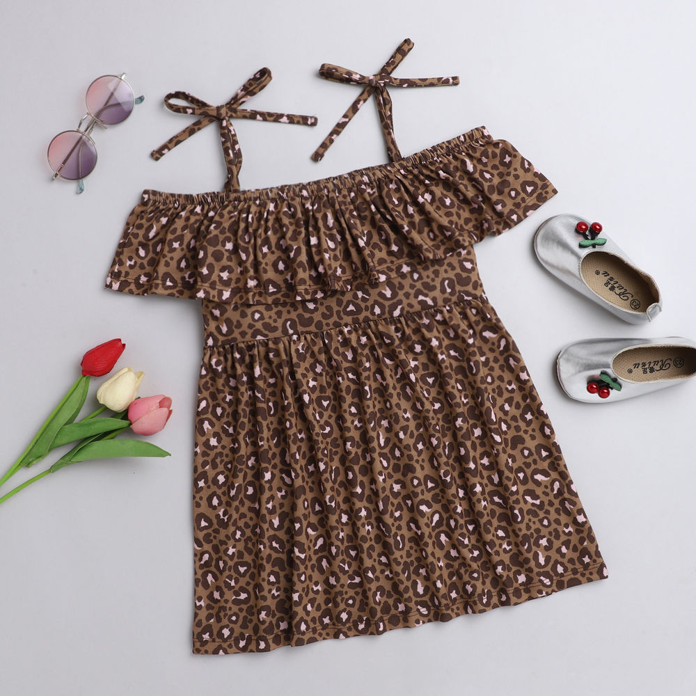 

features material 100 polyester fit type slim the actual product