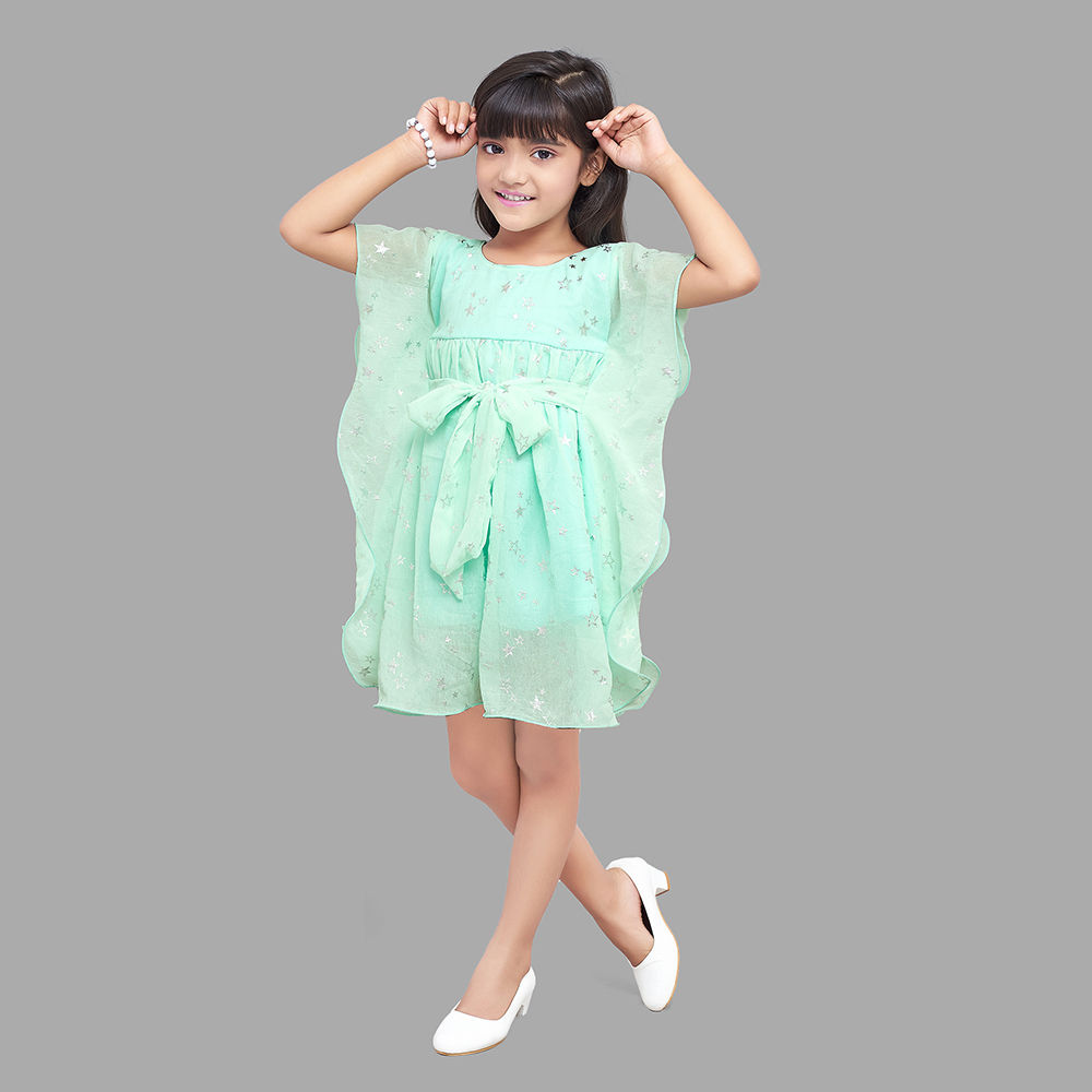 

features material 100 polyester fit type slim the actual product