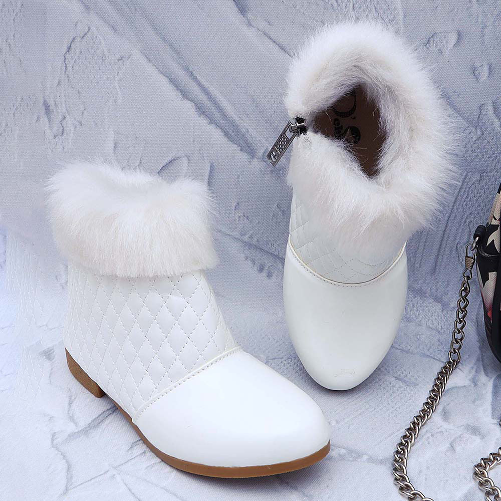 

features upper material synthetic sole material synthetic the actual product
