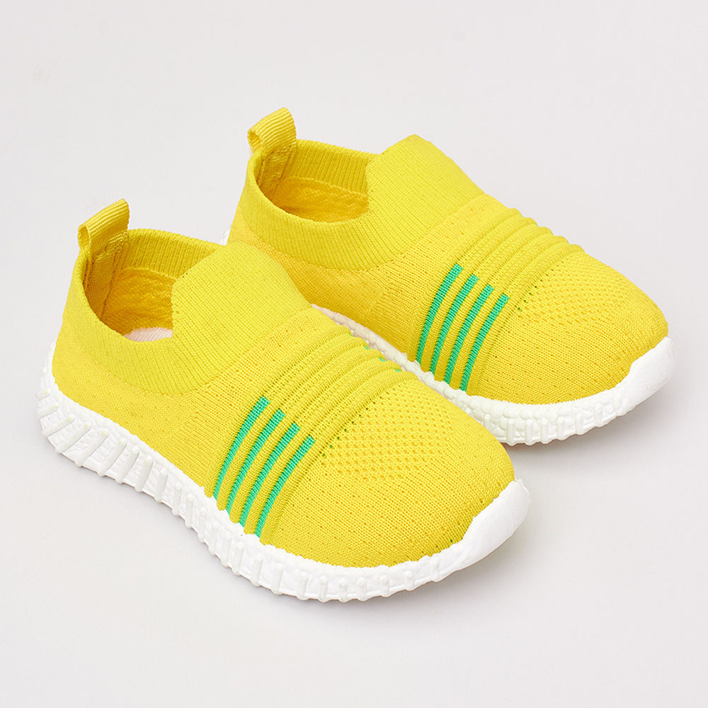 

features upper material nbsp flyknit recycled polyester memory foam sole