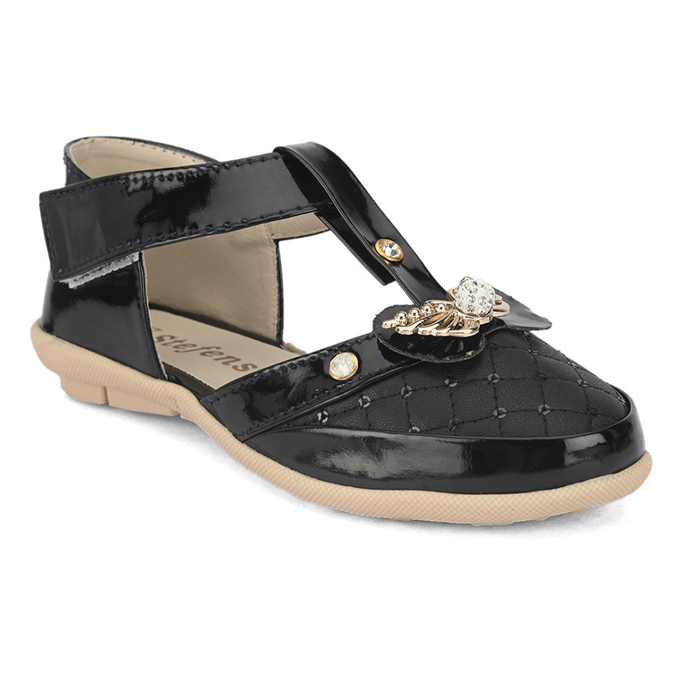 

features upper material 100 pu sole material 100 airmix the