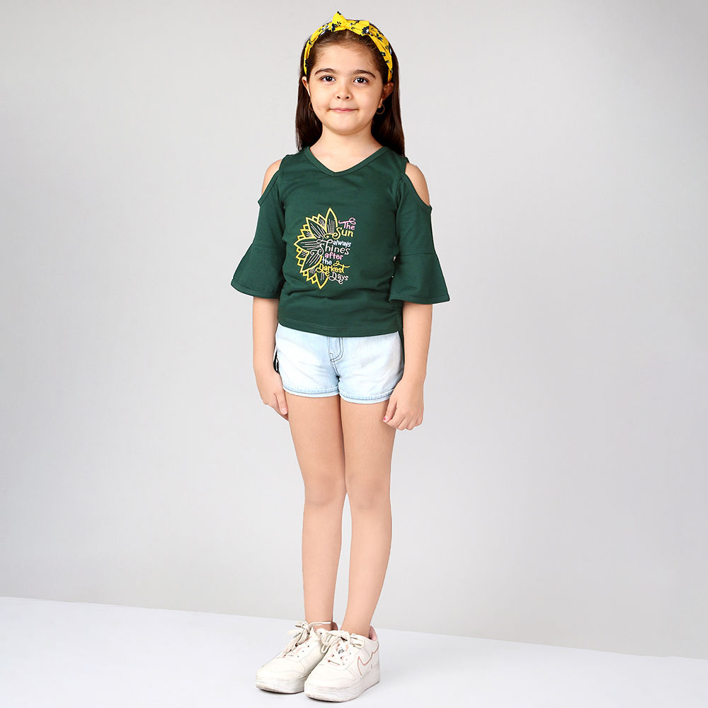 

features top material 50 cotton 50 polyester bottom material 100