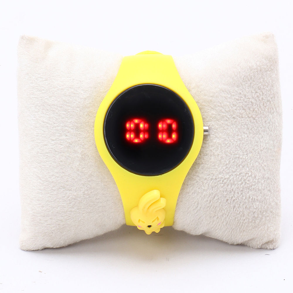 

digital dial kids watch trendy watch in attractive colours specially