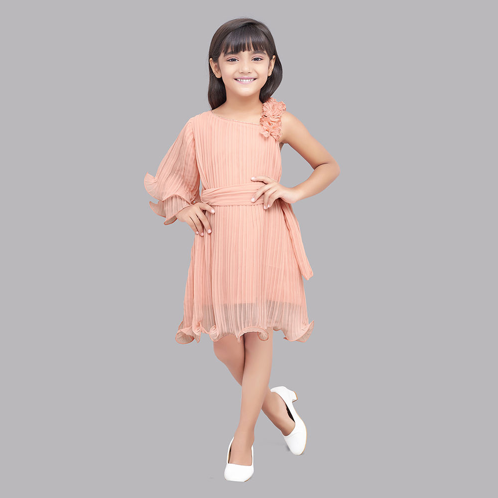 

features material 100 polyester fit type slim the actual product