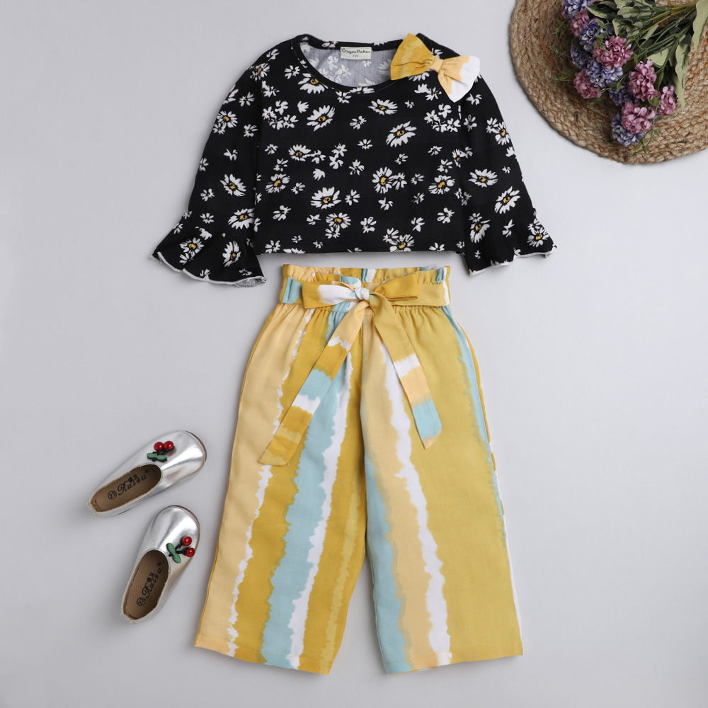 

features top material 100 polyester bottom material 100 rayon fit