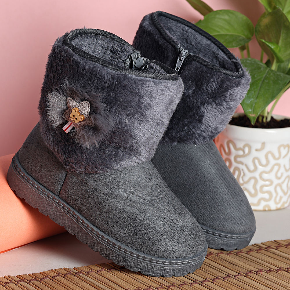 

features upper material suede sole material eva the actual product