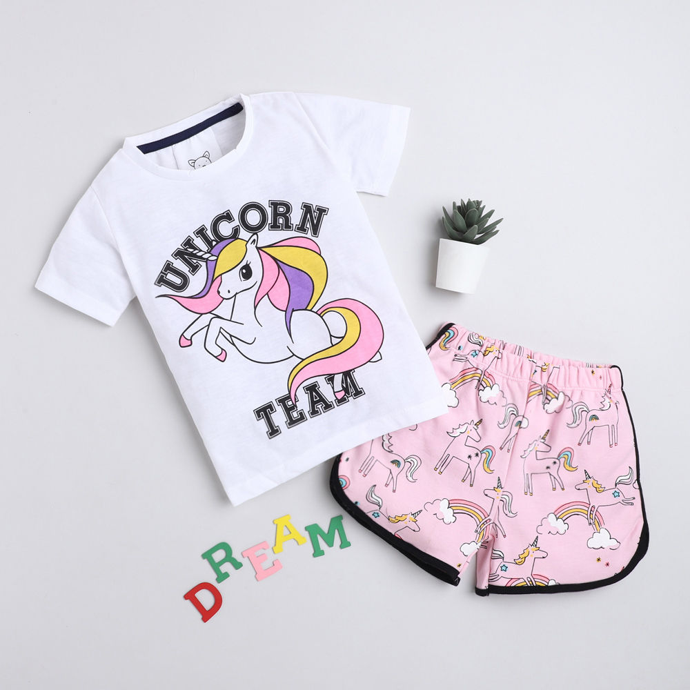 

features top material cotton blend bottom material cotton blend fit