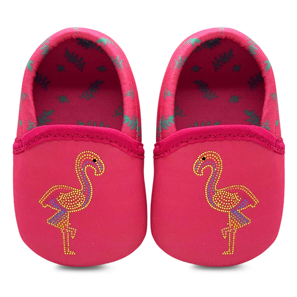 

features upper material 100 fabric sole material 100 eva the