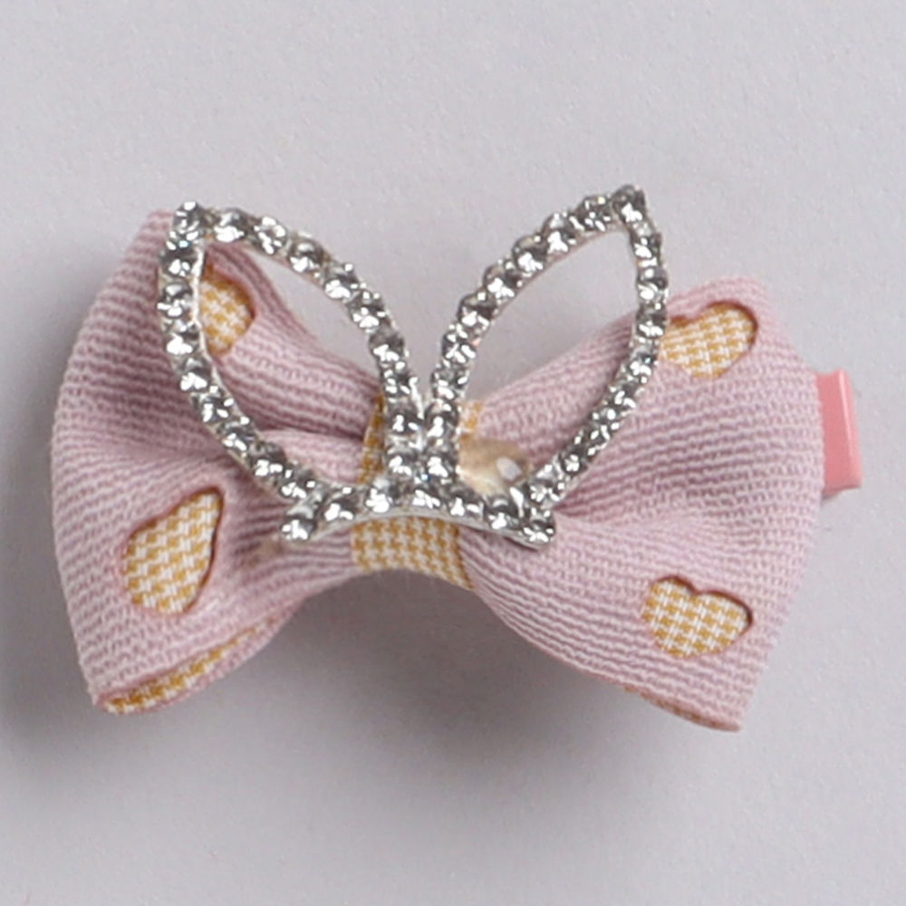 

the translucent hue of these crystal hairclips and simple design
