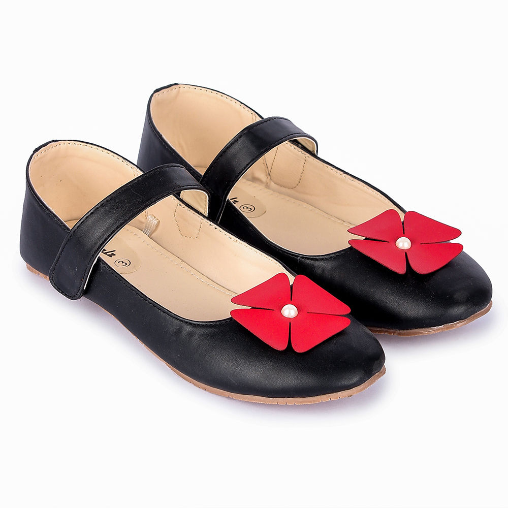 

features upper material 100 synthetic pu sole material 100 tpr
