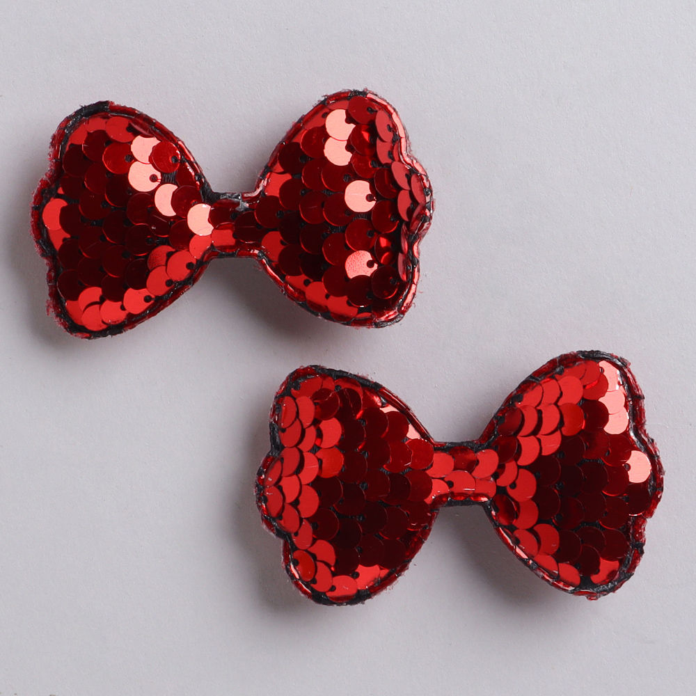 

the translucent hue of these crystal hairclips and simple design