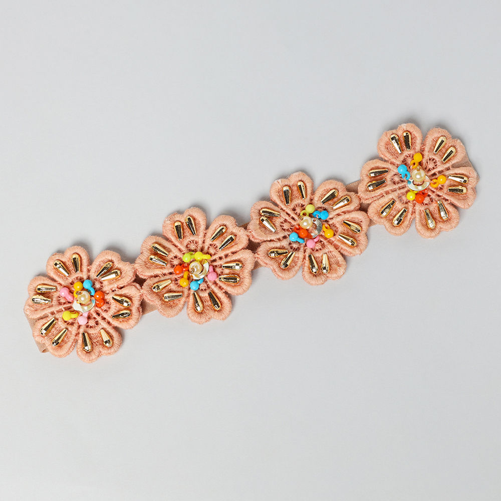 

the overlying coral background with the vivid pop of rainbow