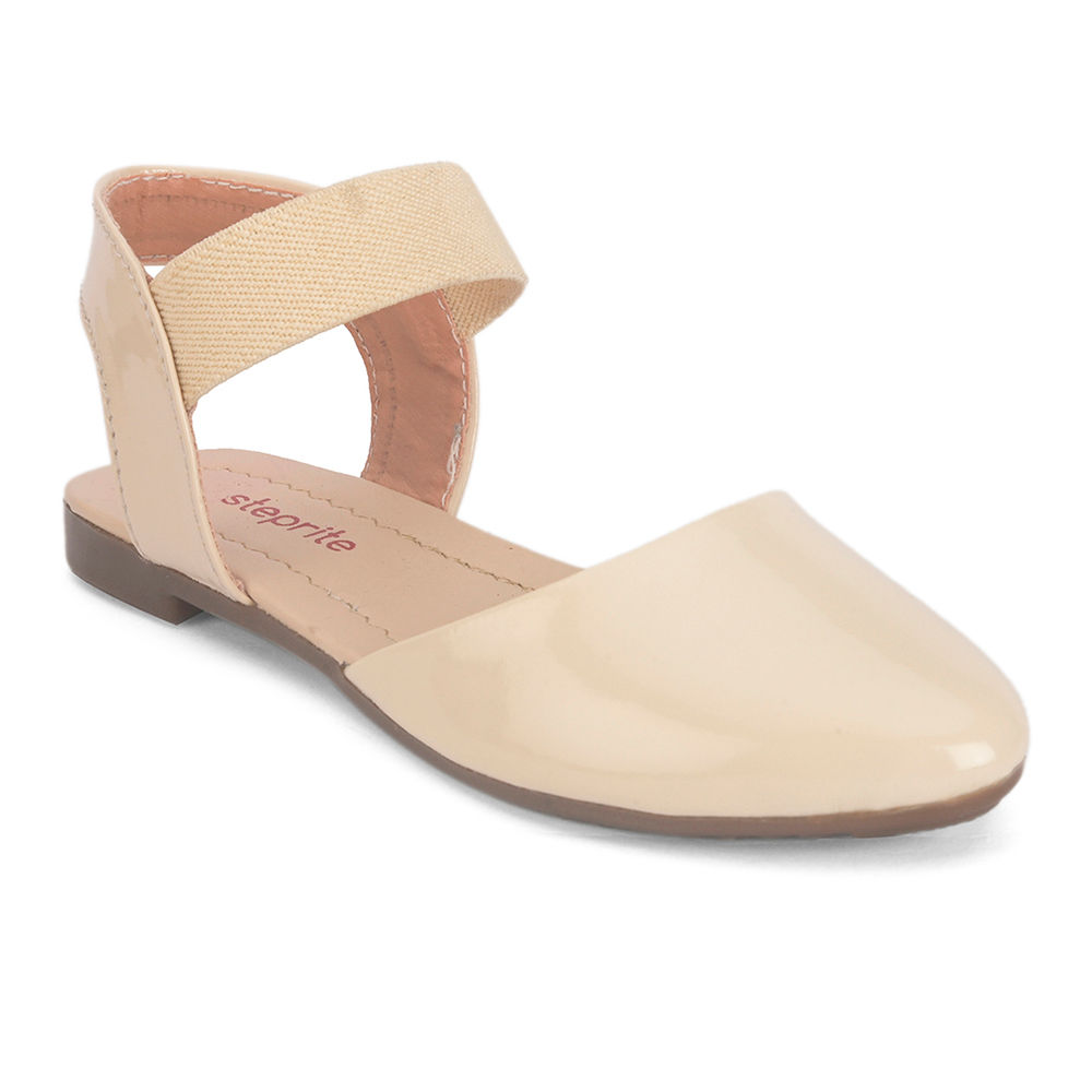 

features upper material 100 synthetic sole material 100 synthetic the