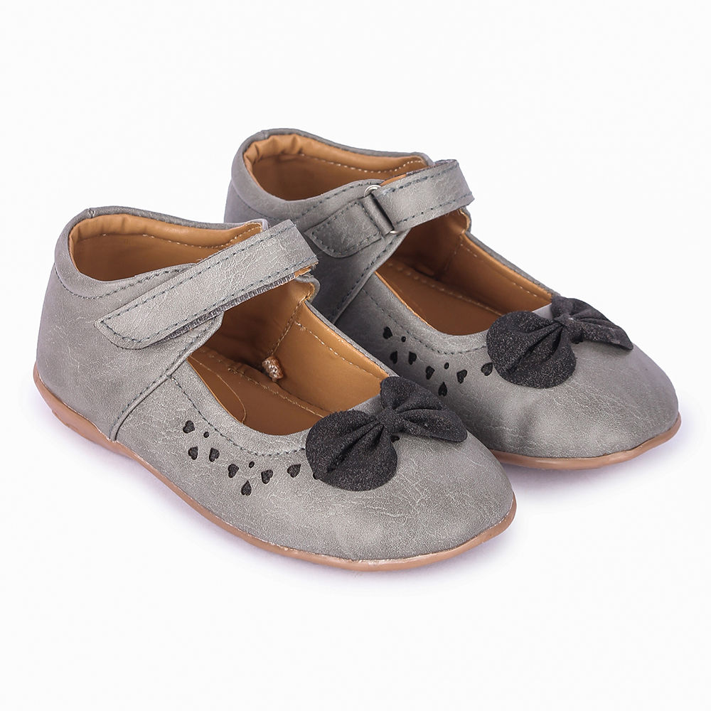 

features upper material 100 synthetic pu sole material 100 tpr