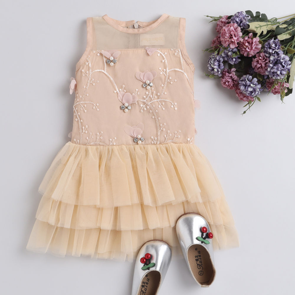 

your little girl will love to flaunt her beauty and