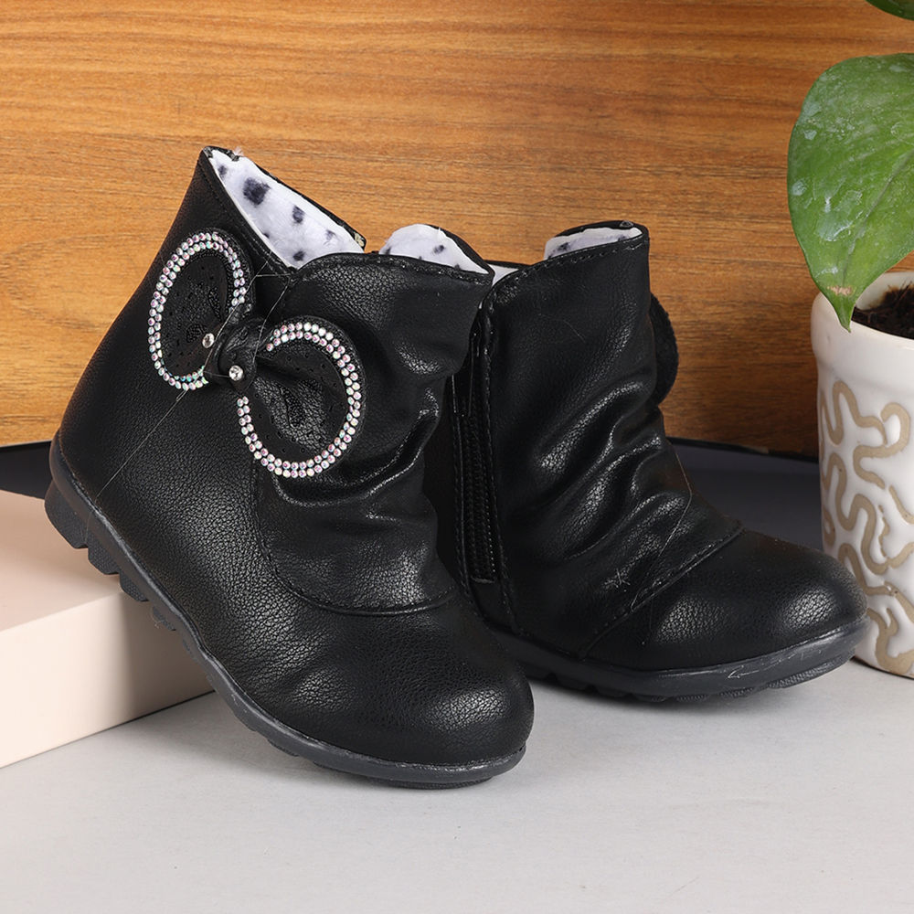 

features upper material suede sole material eva the actual product
