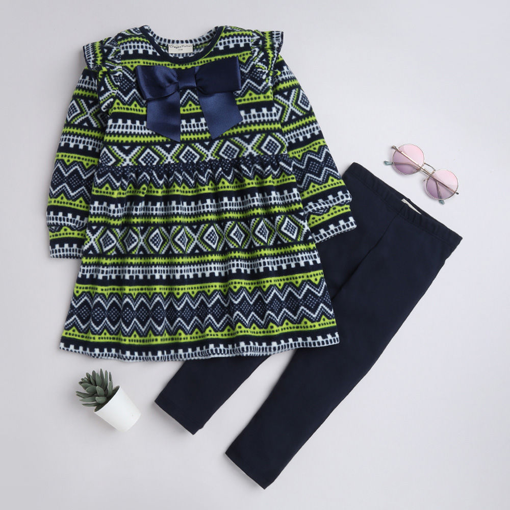 

features upper material 100 polyester bottom material 95 cotton 5